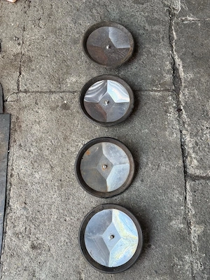 Set capace roata Dacia Renault 1980 - imagine 2