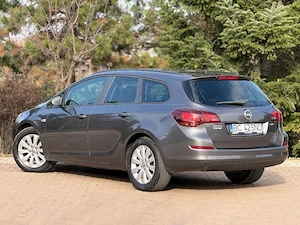 Opel Astra J Sports Tourer 1.7 CDTI - imagine 3