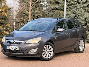 Opel Astra J Sports Tourer 1.7 CDTI - imagine 4
