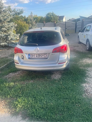 vand opel astra J 2011 - imagine 5