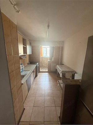Propietar vand apartament 3 camere   Zona Crangasi. Pentru detalii sunați la   - imagine 3