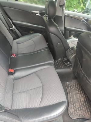 Dezmembrez Vând Mercedes Benz E220 - imagine 4