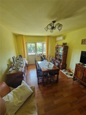 Decomandat 3 Camere 2 Bai 2 Balcoane Zona  Aradului - imagine 3