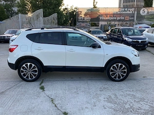 nissan qashqai panoramik 1.5 dci interior piele+textil deosebita alb perlat km reali parc auto - imagine 6