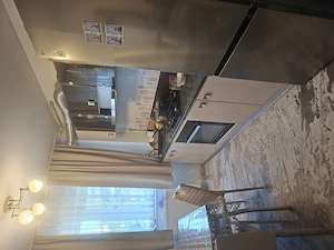 Apartament cu 3 camere..Semidecomandat..