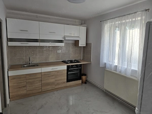 Apartament 3 camere la casă, Renovat, 2 Băi, Parcare   Pretabil 2 Studenți - imagine 7
