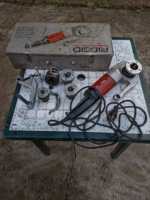 Filieră electrică RIDGID 114 cu capete REMS Eva (1 2, 3 4, 1, 11 4) + trusă