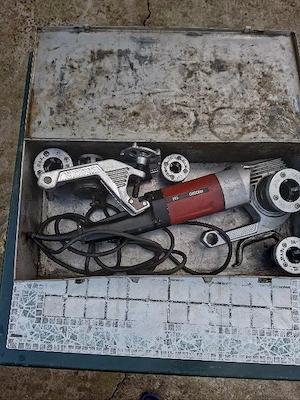 Filieră electrică RIDGID 114 cu capete REMS Eva (1 2, 3 4, 1, 11 4) + trusă