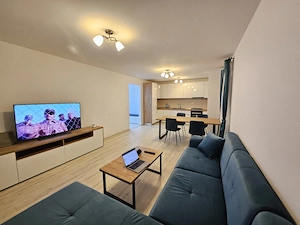 Inchiriez apartament 2 camere situat în Brașov, cartierul Tractorul (ansamblul Top City),