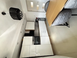 Apartament generos - imagine 2