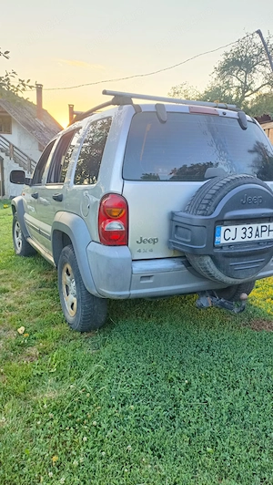 Vând jeep cheroke 2006 - imagine 3