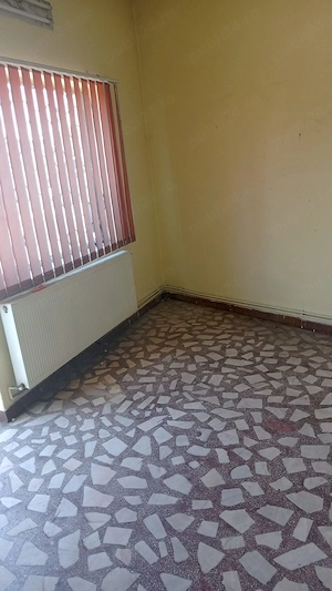 Inchiriez spatiu comercial   birou