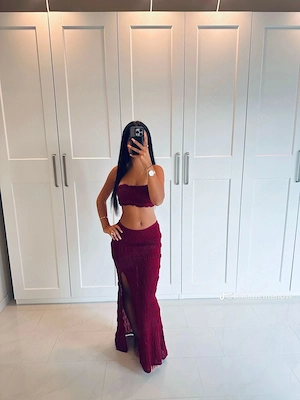 Brunetă skinny!!! 