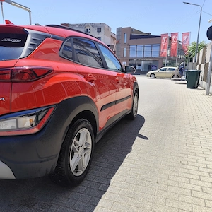 Hyundai Kona 1.0 T-GDI 120 CP, 6 trepte manuala, 2WD, Highway - imagine 9