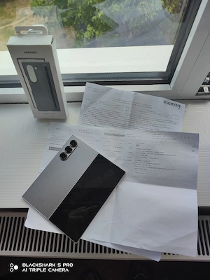 Vând Samsung Galaxy Z Fold6, 12GB RAM, 256GB, 5G, Silver Shadow 10 10. 