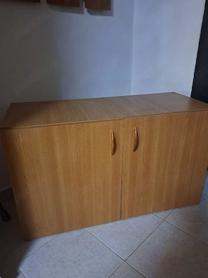 De vânzare dulăpior hol..