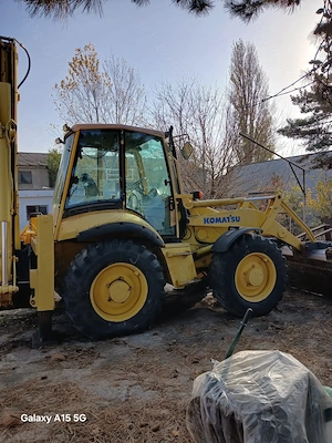 Buldoexcavator Komatsu - imagine 2