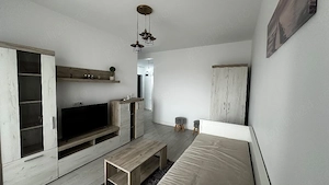 PROPRIETAR închiriez apartament cu o cameră 