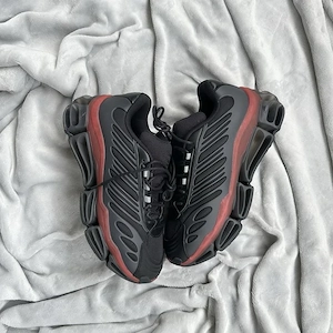 Adidas Megaride Ag Willy Chavarria Black Red model 2026 fiind 100% originali