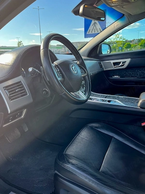 Jaguar XF 2.2D 190 CP   Automată ZF 8 trepte + padele   2012 - imagine 3