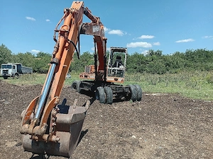 Excavator o&k pe roti - imagine 4