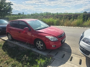 Vând Hyundai i30 1.4 110 CP 2008