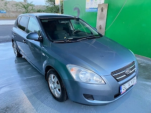 Vand Schimb Kia Ceed 2009 1.4 Benzina - imagine 7