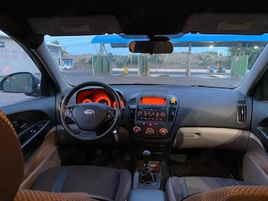Vand Schimb Kia Ceed 2009 1.4 Benzina - imagine 3