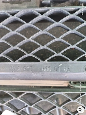 Grila radiator originala Mercedes-Benz W205 ( 2013 - prezent ) - imagine 3