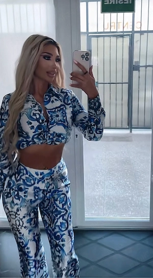 Miky transexuala reala pt tipii seriosi