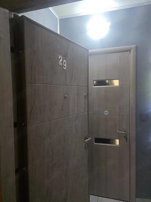 Vand apartament 2 cam apropiere metrou - imagine 2