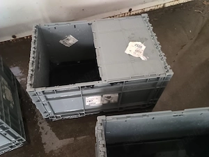 Lazi industriale pliabile din plastic cu capac