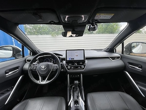 TOYOTA COROLLA CROSS HYBRID Exclusive 4WD 2.0, 197 CP, Automata, Trapa panoramica - imagine 10