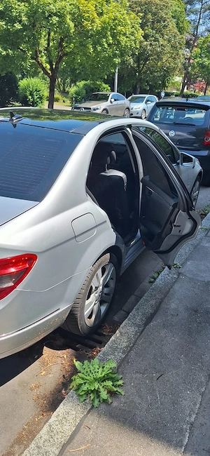 Mercedes-Benz C220 CDI W204   2010   2.2 Diesel   6 trepte - imagine 2
