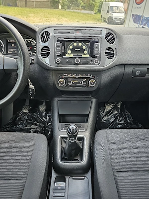 VW Tiguan 1.4TSI 4Motion Navigatie DubluClima SenzoriParcare Bluethoot ÎncălzireScaune PilotAuto  - imagine 13