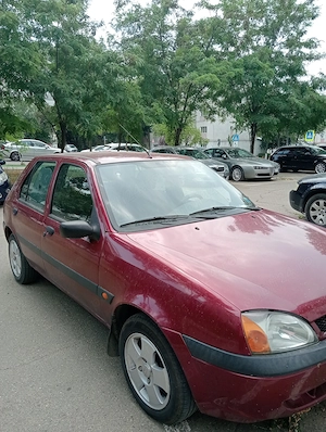 Vând Ford fiesta 