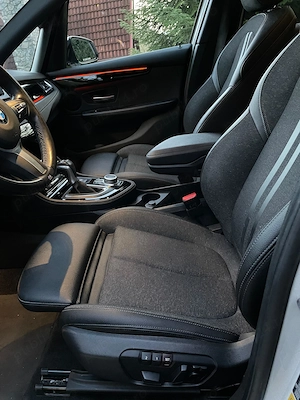 BMW 225xe, plug in hibrid, an 2  km, cumparata de la Bavaria Baneasa - imagine 8