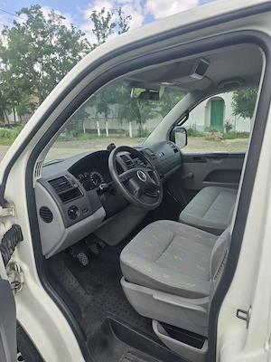 Volskwagen Transporter T5 1.9 TDI - imagine 5