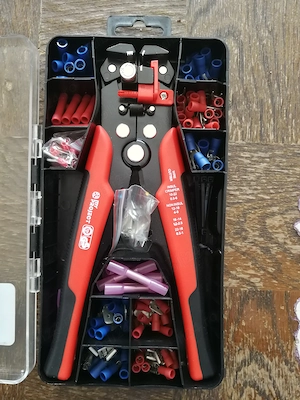 Vand set cleste pentru sertizare cu accesorii