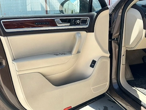 VW Touareg variante doar cu BMW - imagine 5