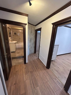 De inchiriat apartament cu 3 camere, ultracentral, mobilat și utilat, mobilat de calitate - imagine 8
