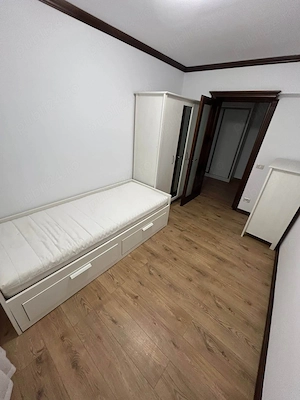 De inchiriat apartament cu 3 camere, ultracentral, mobilat și utilat, mobilat de calitate - imagine 3