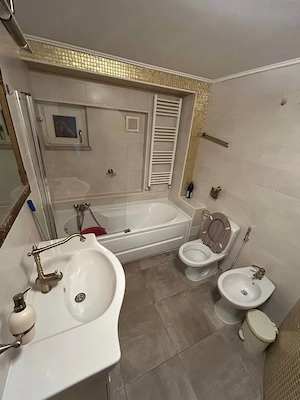 De inchiriat apartament cu 3 camere, ultracentral, mobilat și utilat, mobilat de calitate - imagine 9