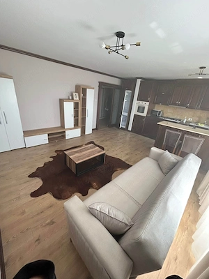 De inchiriat apartament cu 3 camere, ultracentral, mobilat și utilat, mobilat de calitate - imagine 2