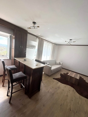 De inchiriat apartament cu 3 camere, ultracentral, mobilat și utilat, mobilat de calitate - imagine 10
