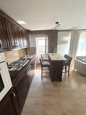 De inchiriat apartament cu 3 camere, ultracentral, mobilat și utilat, mobilat de calitate - imagine 4