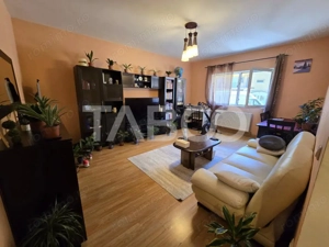 Apartament decomandat de vanzare 2 camere 64 mpu balcon Selimbar Sibiu - imagine 3