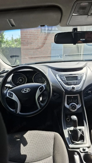 Vand Hyundai Elantra 1.6 GPL în stare foarte bună - imagine 5