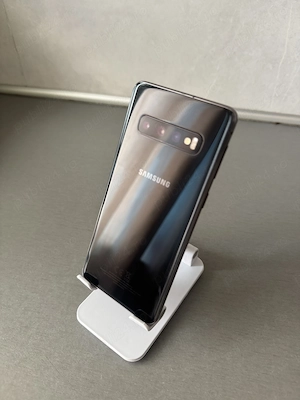 samsung S10 -128 gb  8 GB  ram -display defect ! placa buna fara cont !