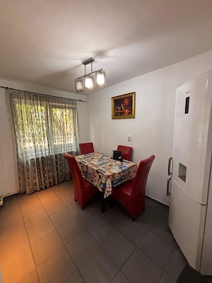 Închiriez apartament 